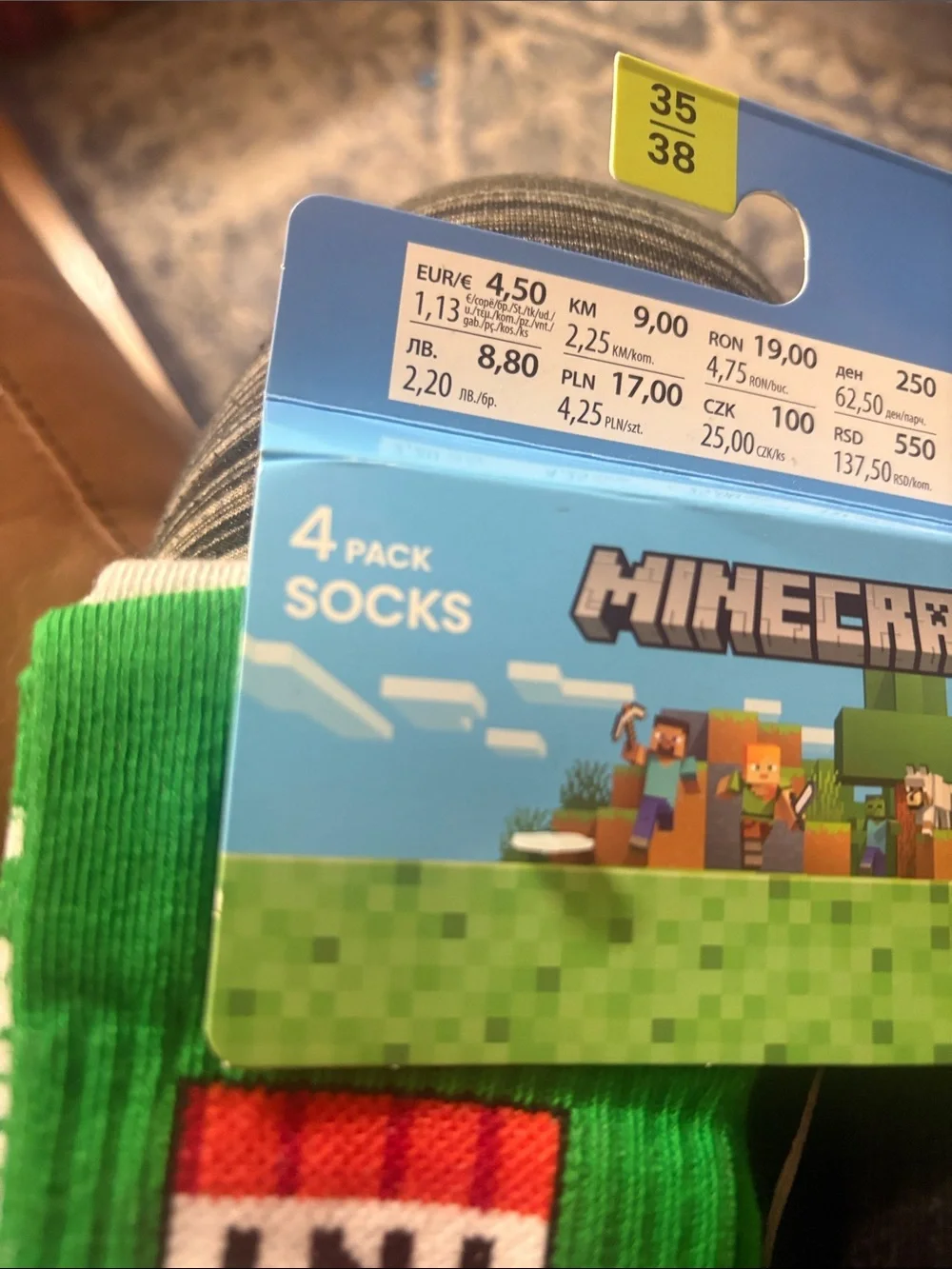 New Minecraft Boys T-Shirt & 4-Pack Socks Set Size 8–9